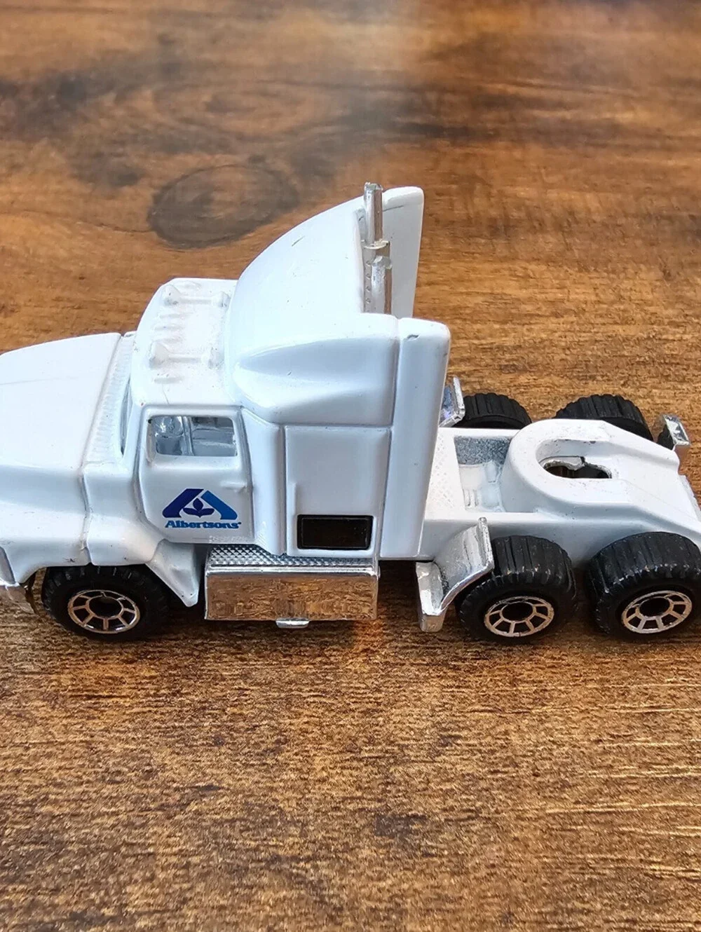 1991 Matchbox Highway Cruiser Albertsons Semi-Truck Ford Aeromax No Trailer 1:64